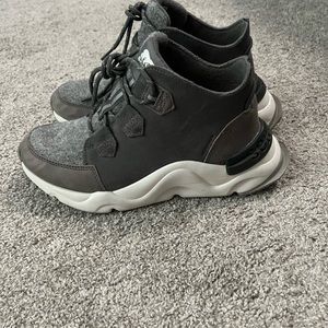 Women’s SOREL Caribou Sneaker, Size 8